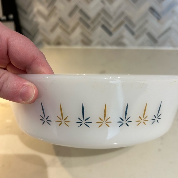 Fire King Anchor Hocking Casserole Dosh with Atomic Starbursts - Picture 3 of 4